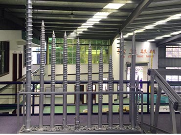 تطبيق ووصف مسامير Kinsend الأرضية
