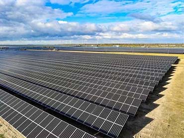 تركيب نظام حوامل الألواح الشمسية الأرضية الثابتة
